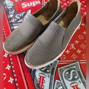 UGG Sammy Knit Brown Tan Women's Flats Loafers Shoes Size 8